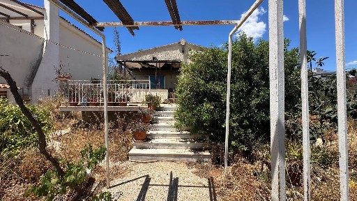 Μονοκατοικία, 50τ. μ.