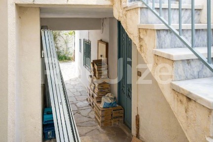 Μονοκατοικία, 400τ. μ.