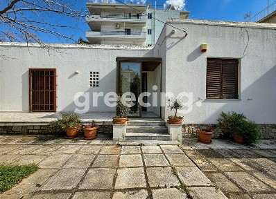 Μονοκατοικία, 125τ. μ.