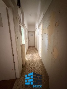 Κτίριο, 211τ. μ.