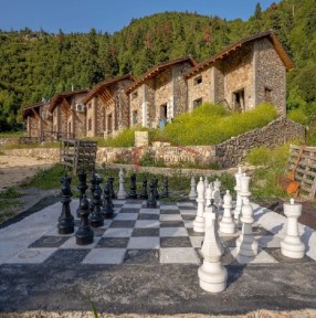 Συγκρότημα διαμερισμάτων, 350τ. μ.