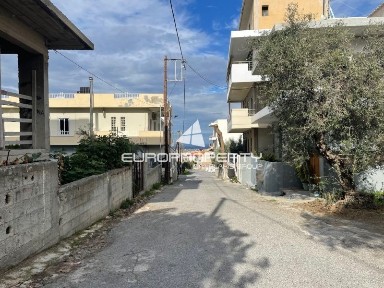 Κτίριο, 142τ. μ.
