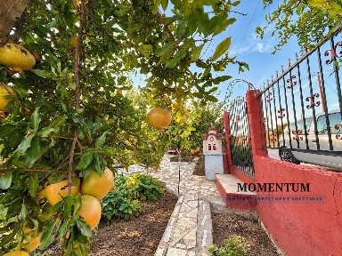 Μονοκατοικία, 90τ. μ.