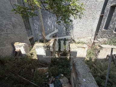 Μονοκατοικία, 150τ. μ.