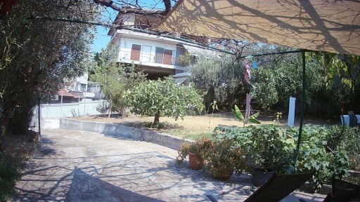 Μονοκατοικία, 60τ. μ.