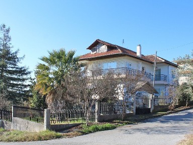 Μονοκατοικία, 320τ. μ.