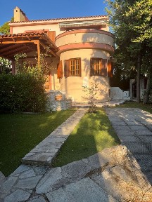 Μονοκατοικία, 260τ. μ.
